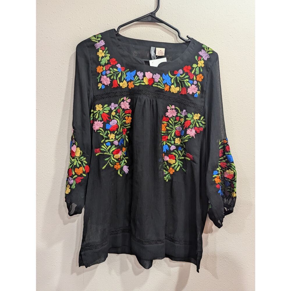 Beautiful black gauzy Spanish style floral embroidered blouse by Anu size M